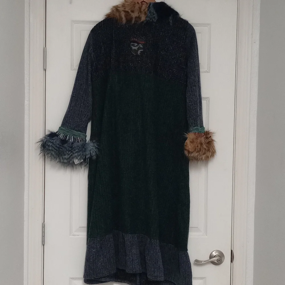 Faux Fur Lee Andersen coat - Picture 6 of 7